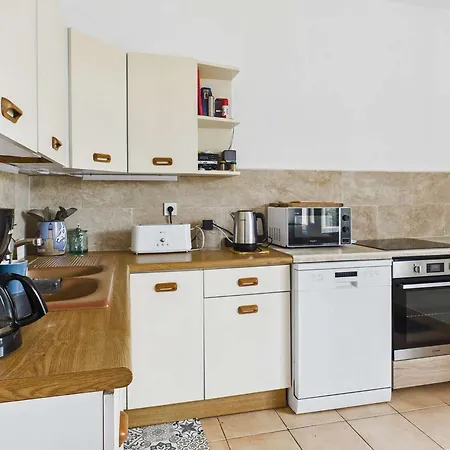 Maison Plain-pied 3 Chambres, Terrasse Et Climatisation, 8 Pers * Marseillan (Herault)